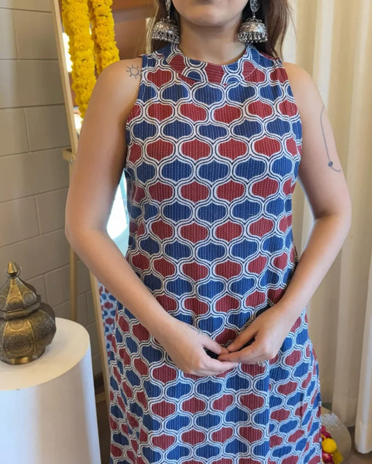 Chic Printed Sleeveless Kurta Set with Straight Pants