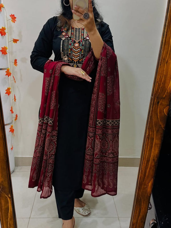 Black Hand-Embroidered Kurta Set With Ajrakh Print Dupatta