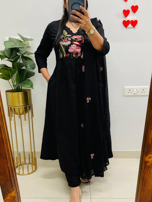Black Embroidered Kurta Set With Dupatta – Festive Ethnic Wear