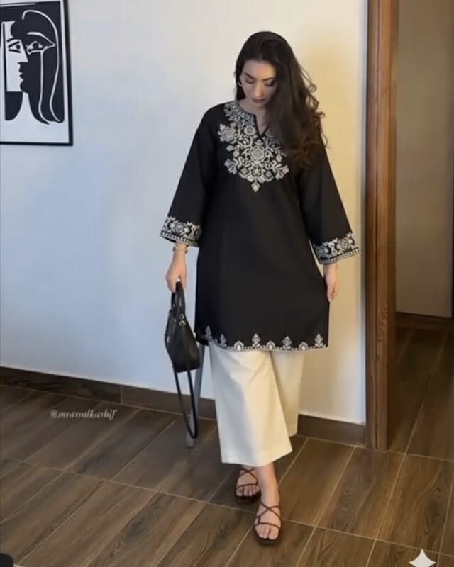 Jaipur Bandhej Black Embroidered Kurta With Ivory Straight Pants