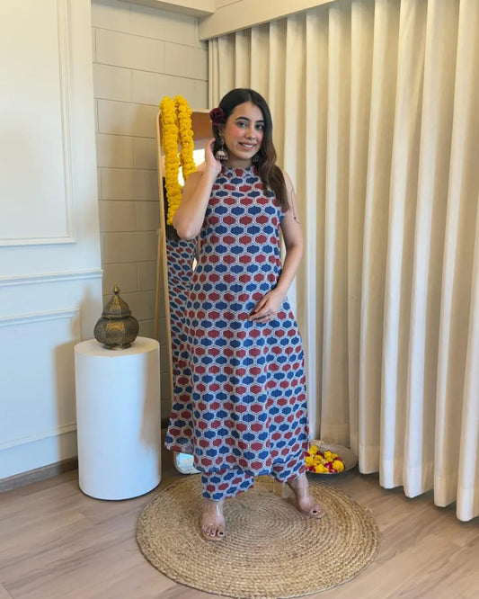 Chic Printed Sleeveless Kurta Set with Straight Pants