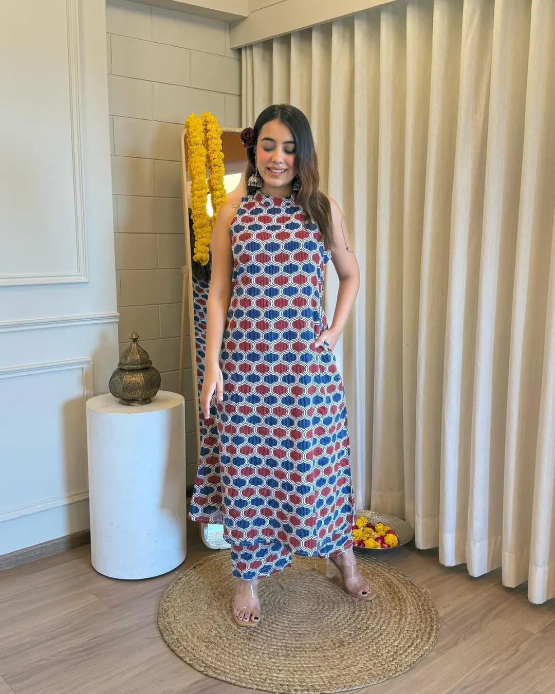 Chic Printed Sleeveless Kurta Set with Straight Pants